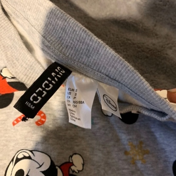 Minnie Mouse sweater - Picture 2 of 3